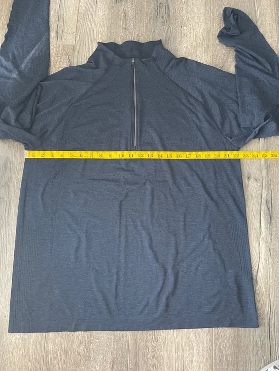 lululemon athletica Men's Navy Long-Sleeve Performance Top - Picture 5 of 10